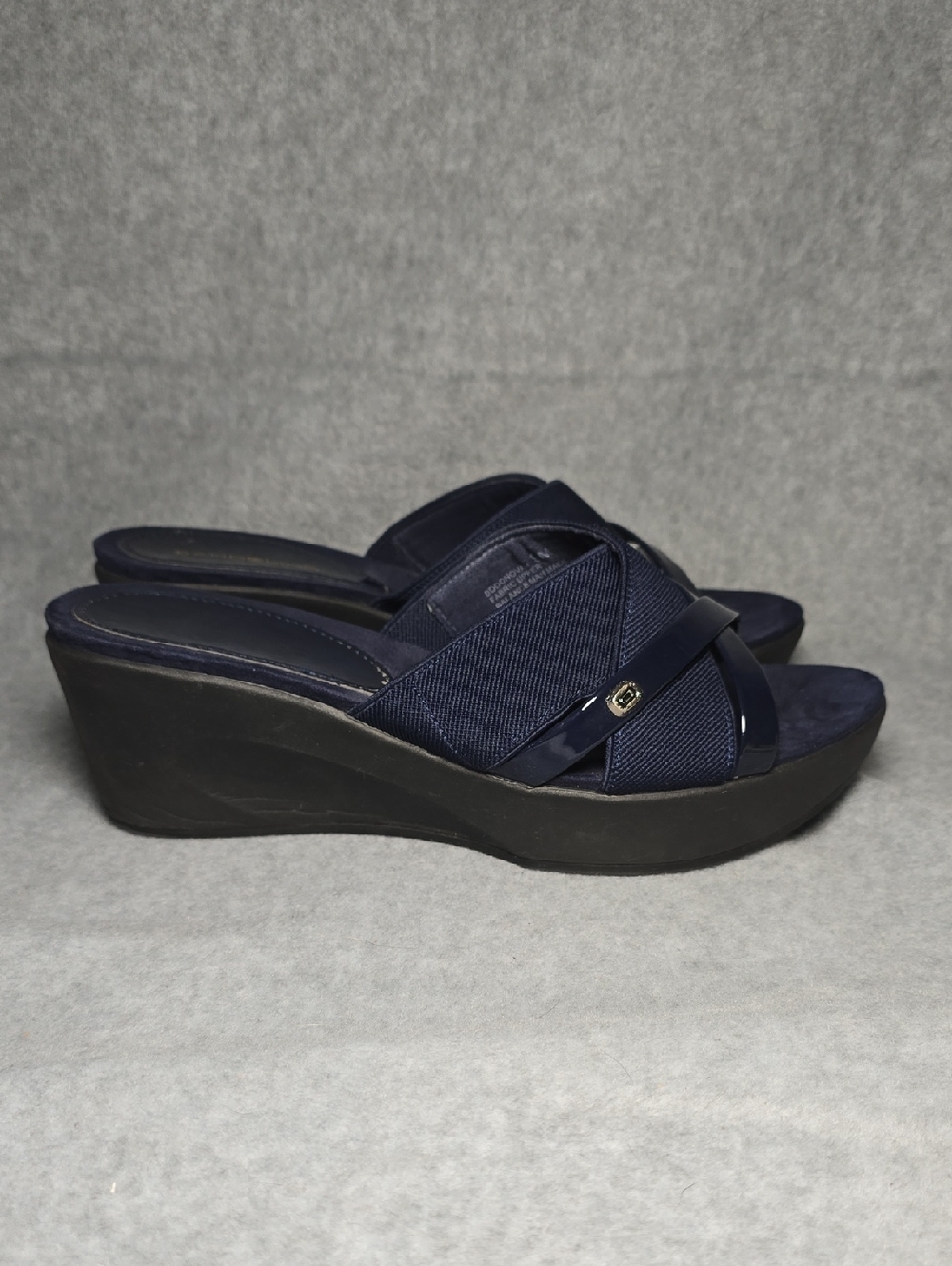Bandolino Women's Donovan Navy Crisscross Wedge Slide Sandals